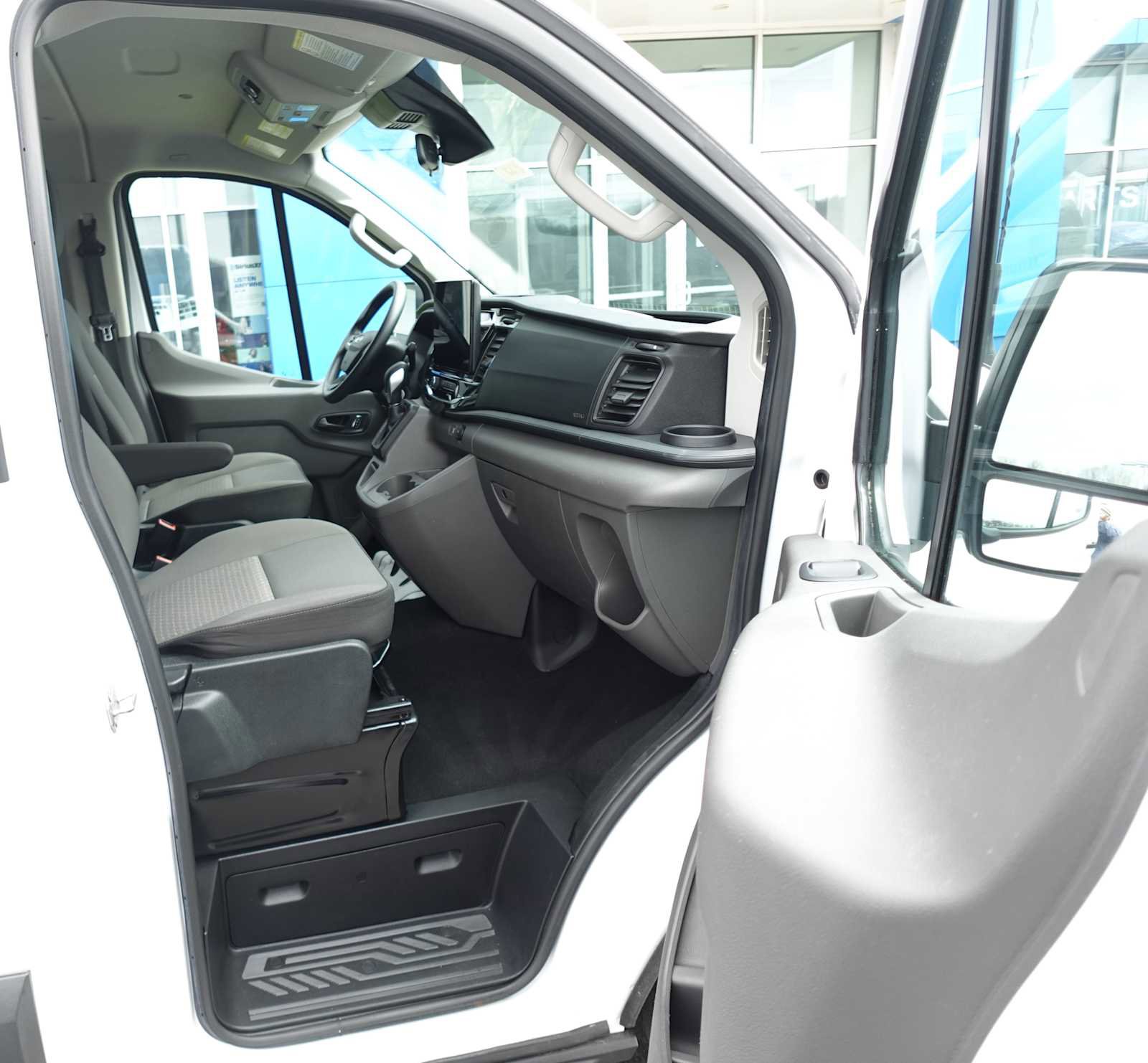 Used 2024 Ford Transit 350 XLT image 29