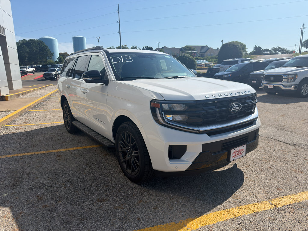 New 2027 Ford Expedition Platinum RWD image 3