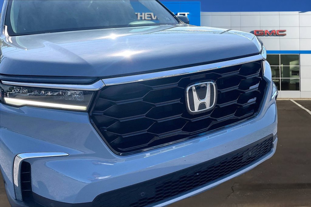 Used 2025 Honda Pilot Touring image 34