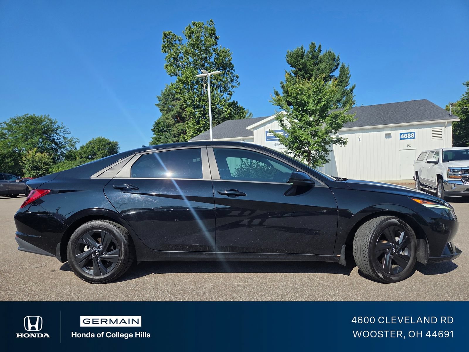 Used 2023 Hyundai Elantra SEL FWD image 18