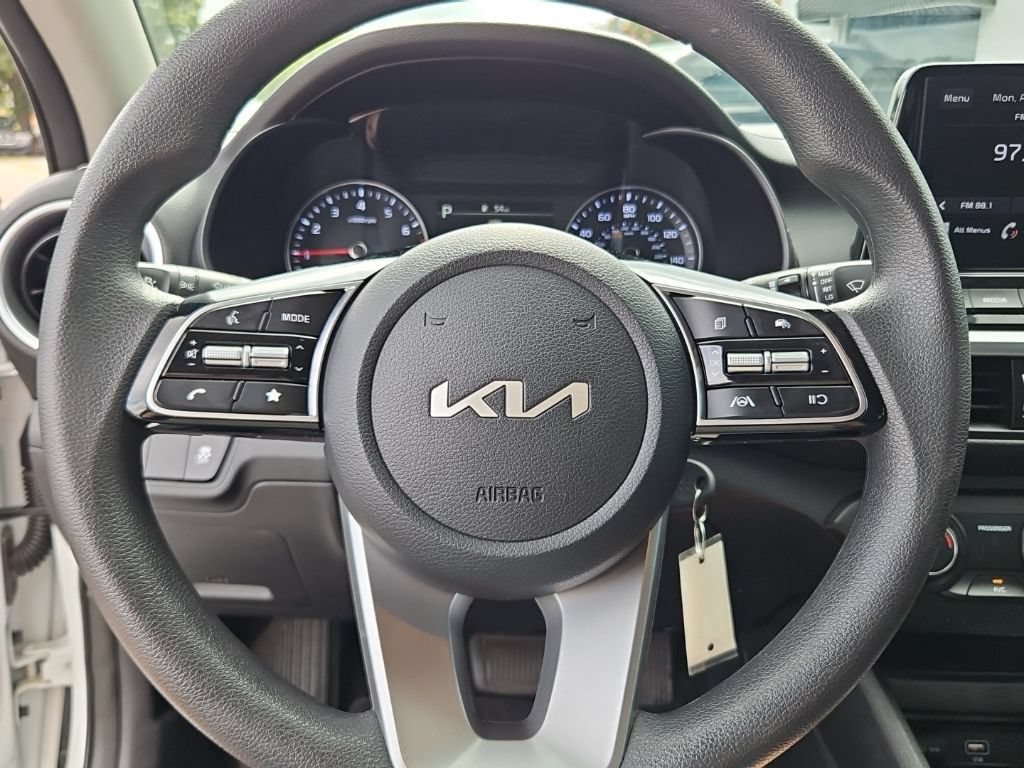 Used 2024 Kia Forte LXS w/ LXS Technology Package FWD image 9
