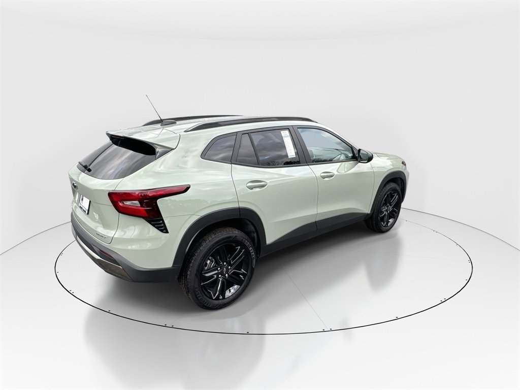 Used 2025 Chevrolet Trax ACTIV w/ Driver Confidence Package image 8