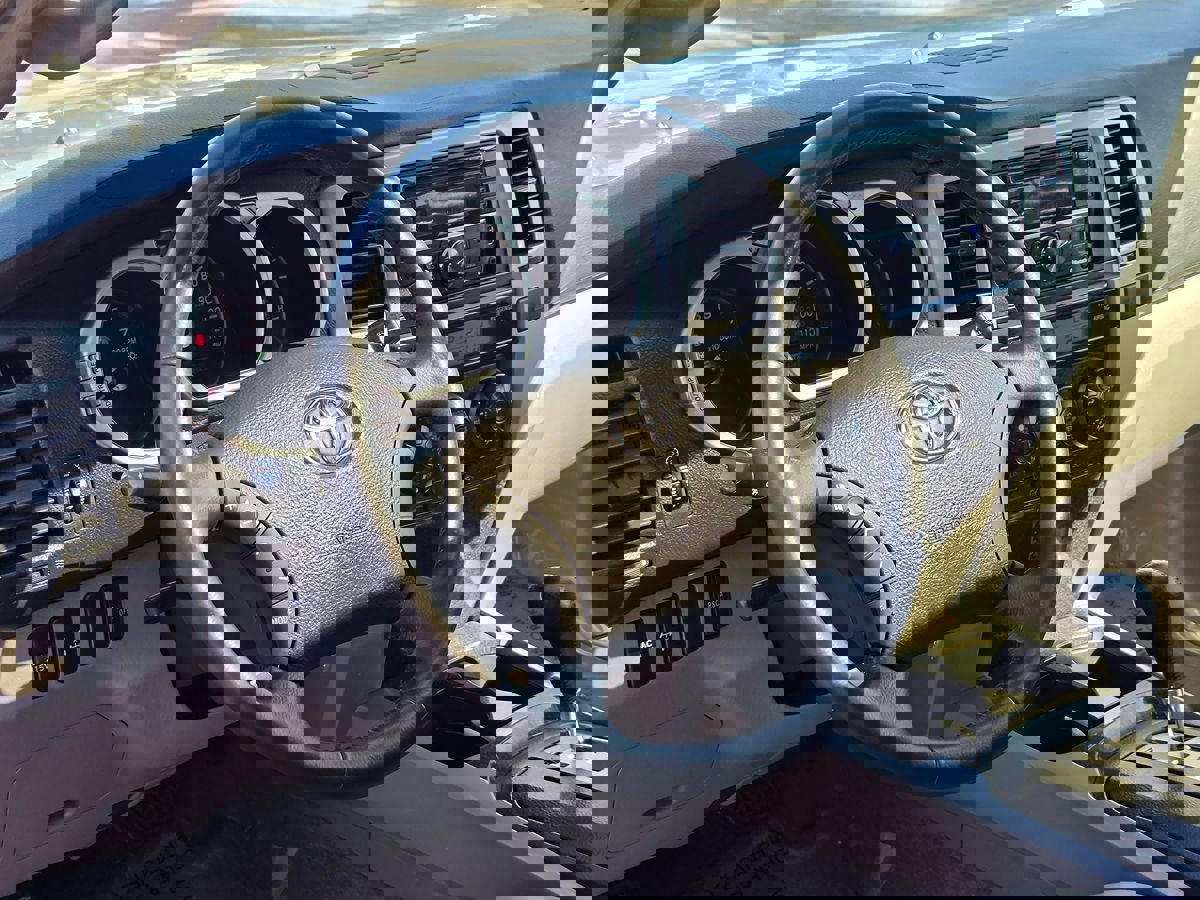 Used 2005 Toyota 4Runner Limited image 17