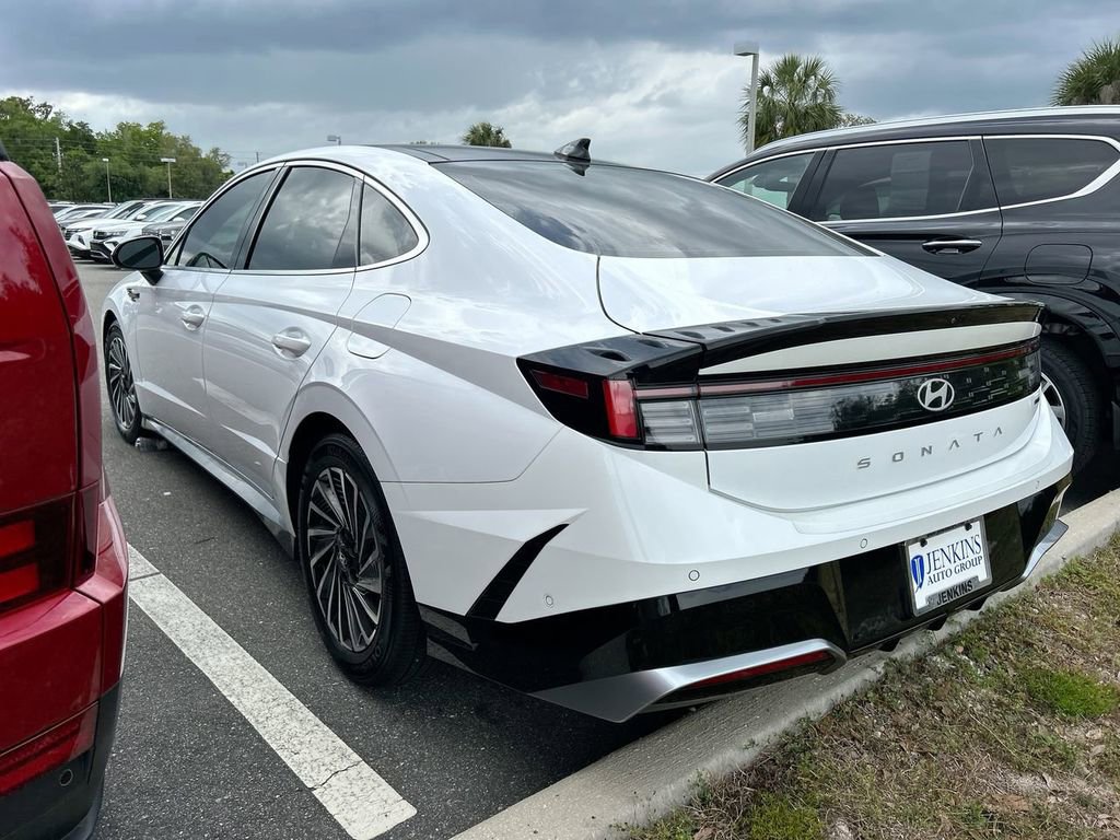 Used 2025 Hyundai Sonata Limited image 4