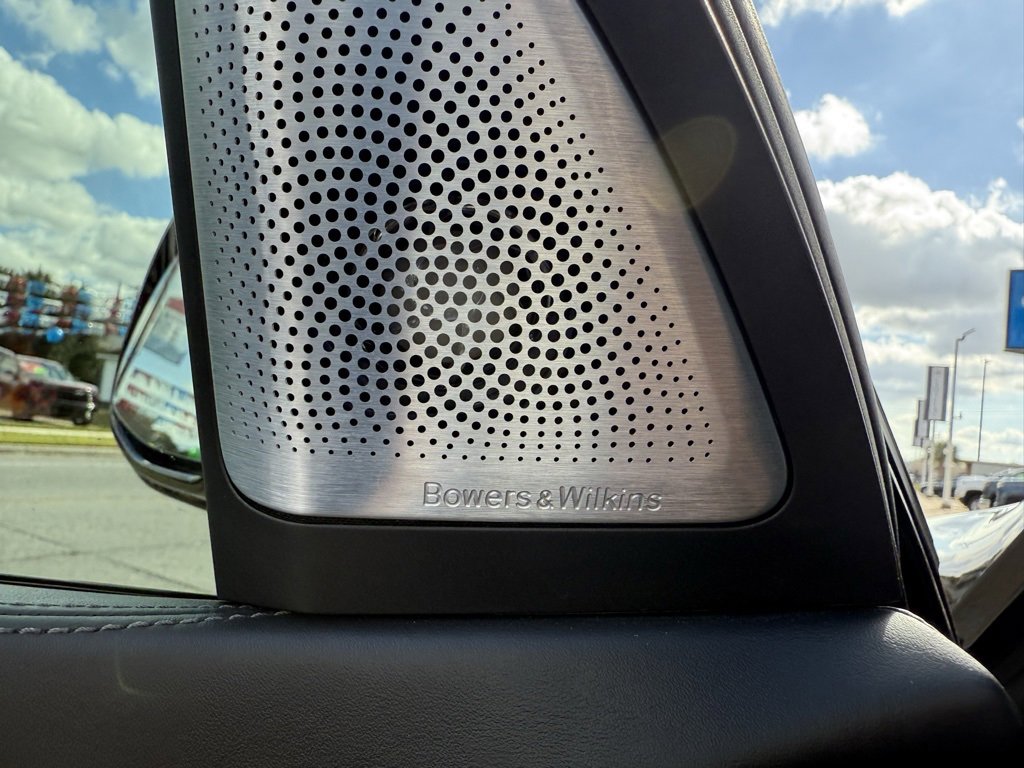 Used 2021 BMW X5 M w/ Executive Package image 32