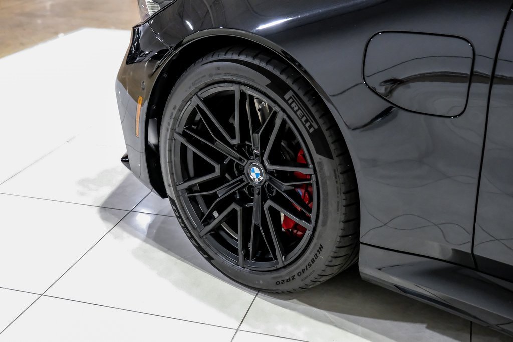 Used 2025 BMW M5 w/ Carbon Package image 64