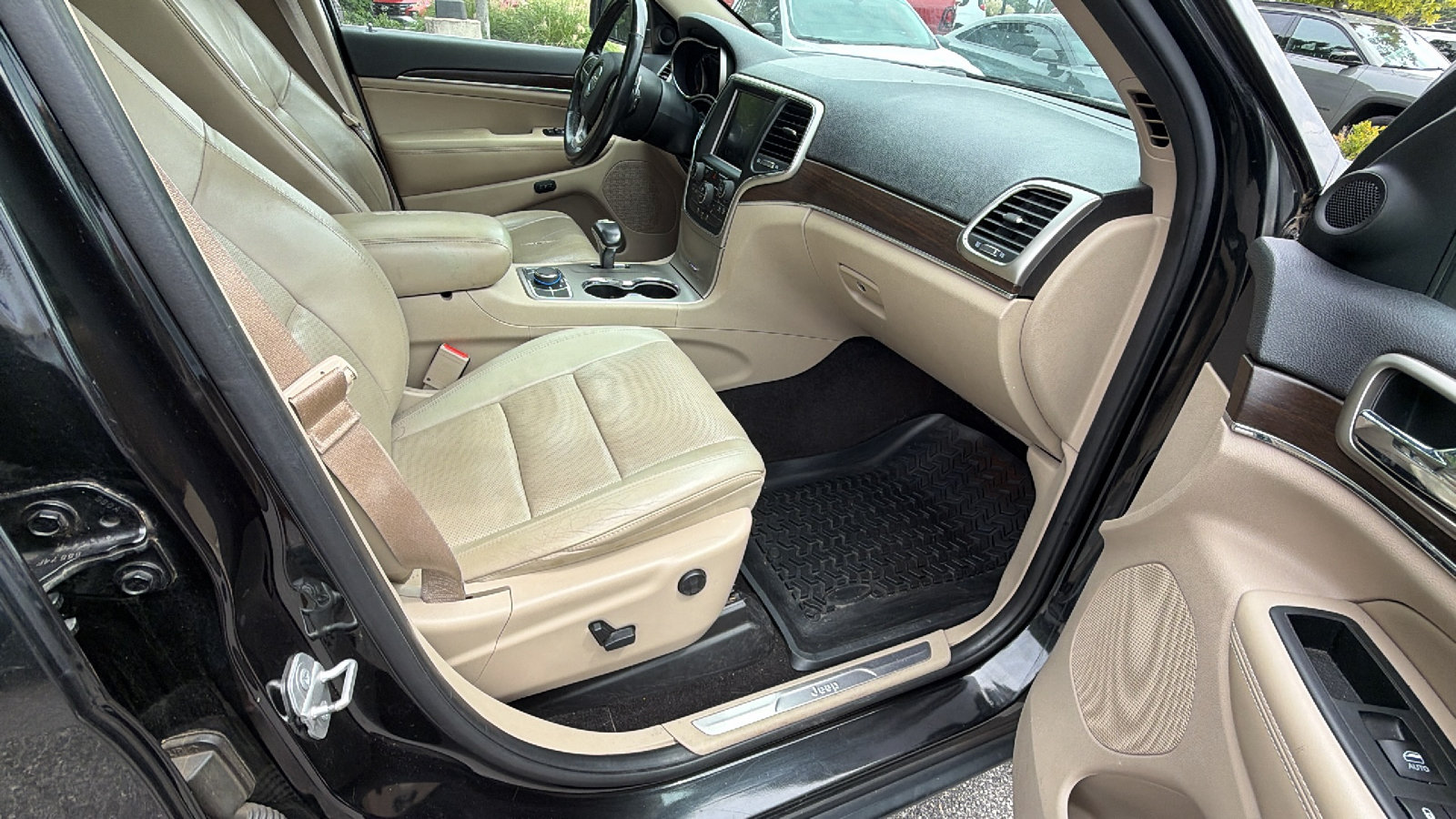 Used 2015 Jeep Grand Cherokee Limited w/ Luxury Group II AWD/4WD image 20
