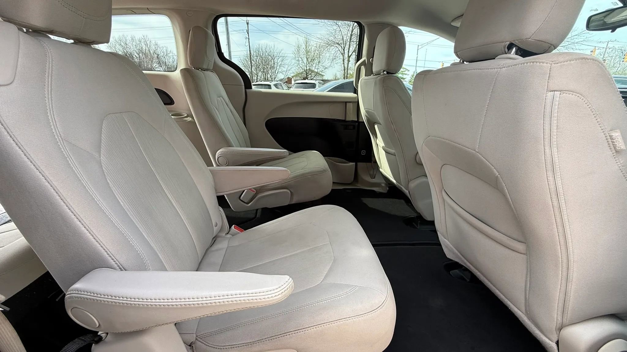 Used 2017 Chrysler Pacifica LX image 11