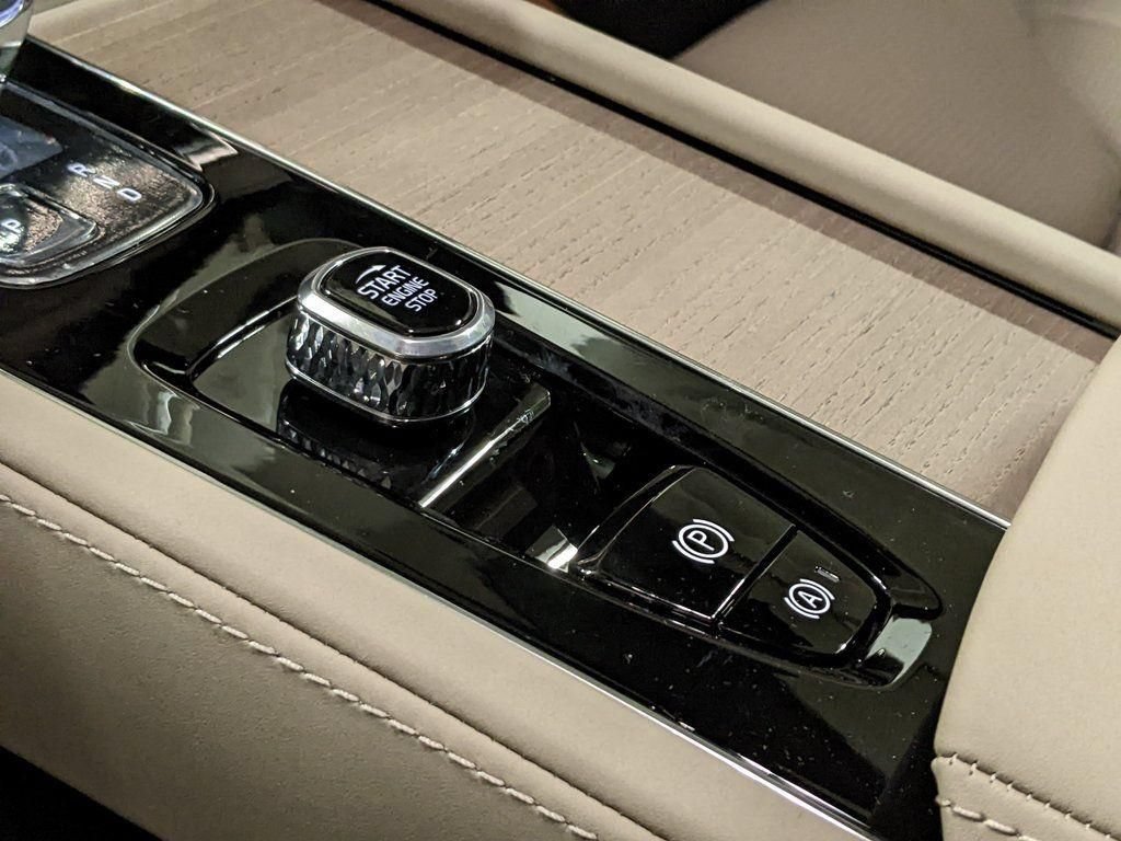 New 2026 Volvo XC90 T8 Ultra w/ Protection Package Premier AWD/4WD image 19