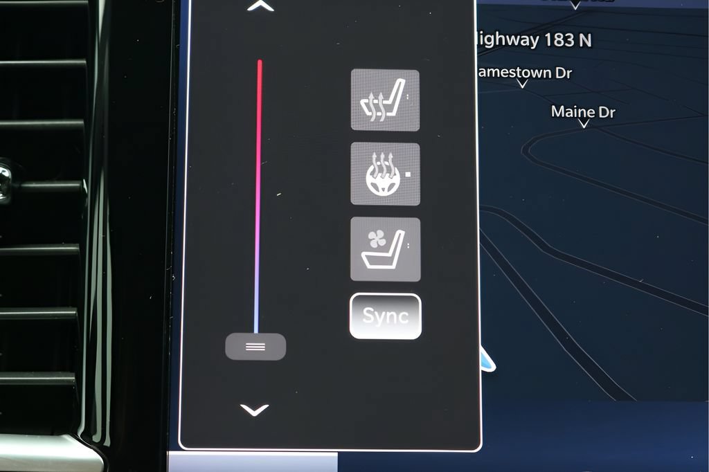 Used 2025 Chrysler Pacifica Limited FWD image 30