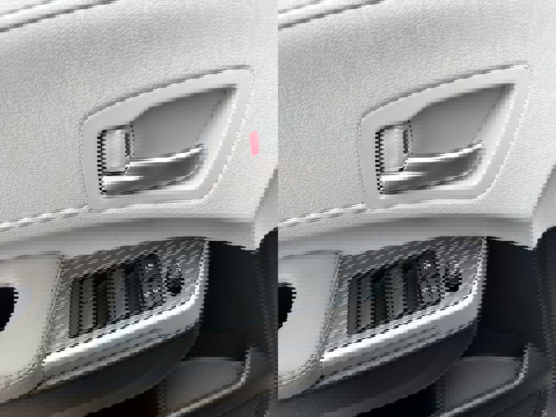 Certified 2025 Toyota Sienna XLE image 15