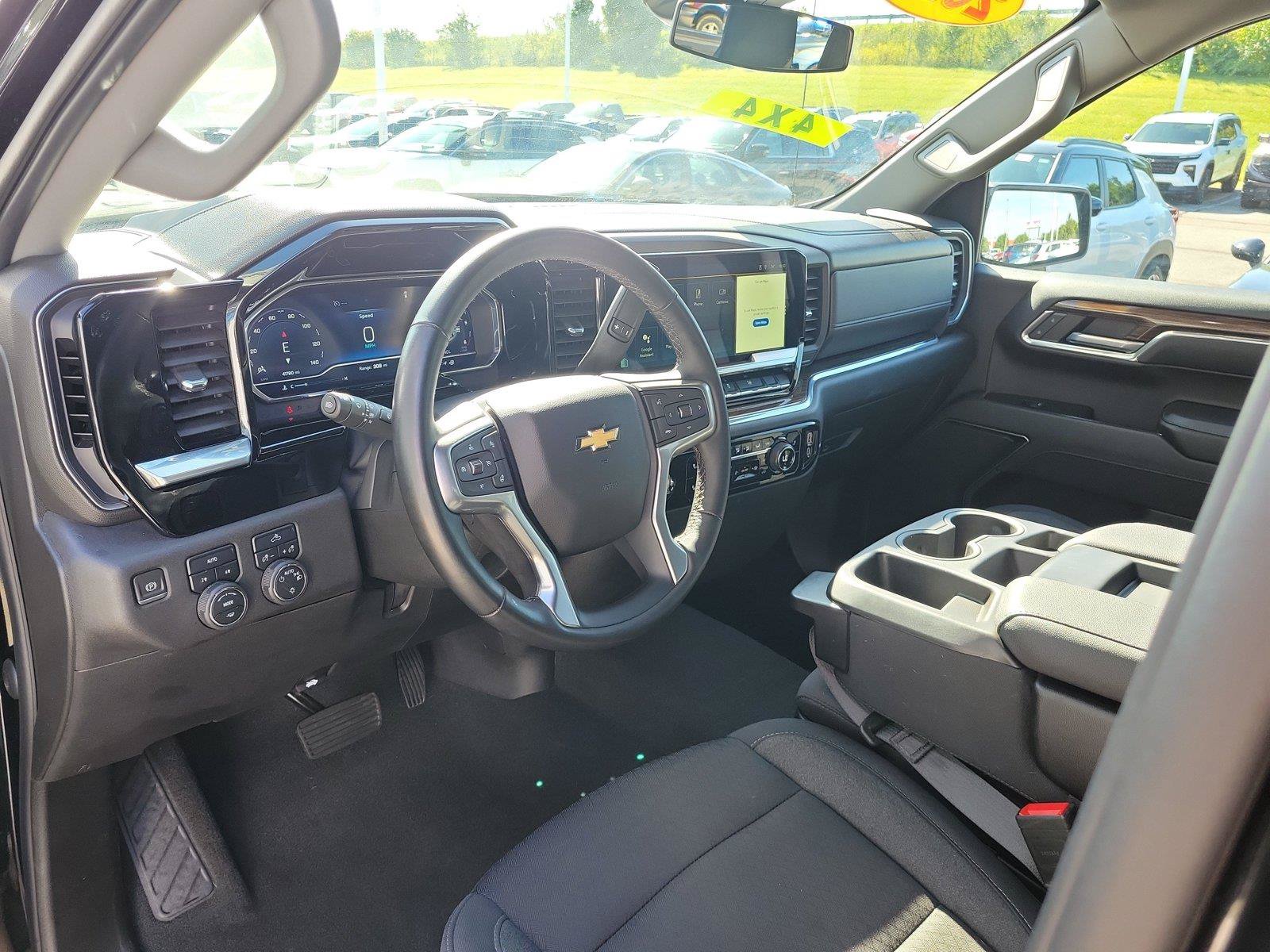 Used 2023 Chevrolet Silverado 1500 LT AWD/4WD image 17