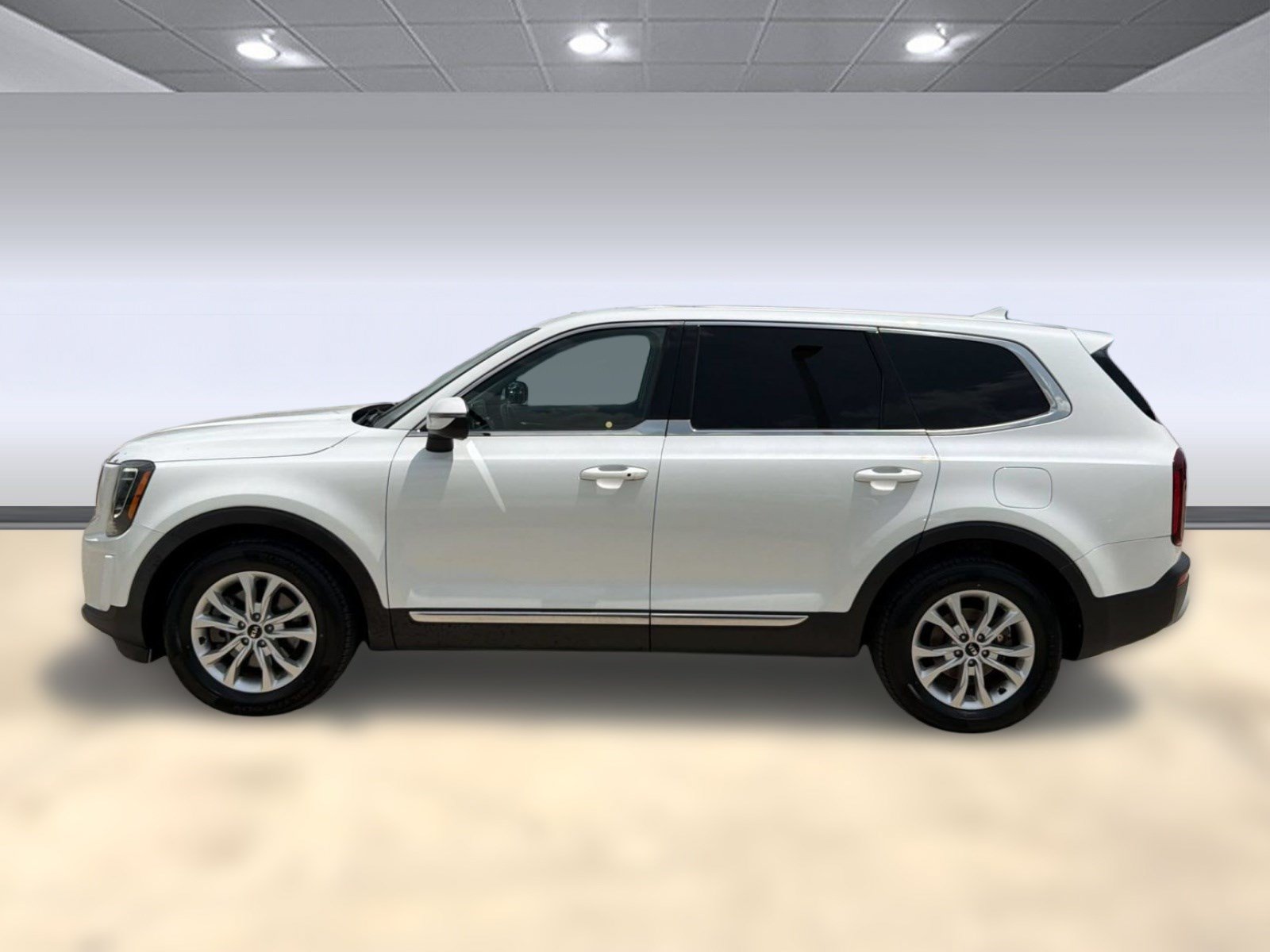 Used 2020 Kia Telluride LX FWD image 2