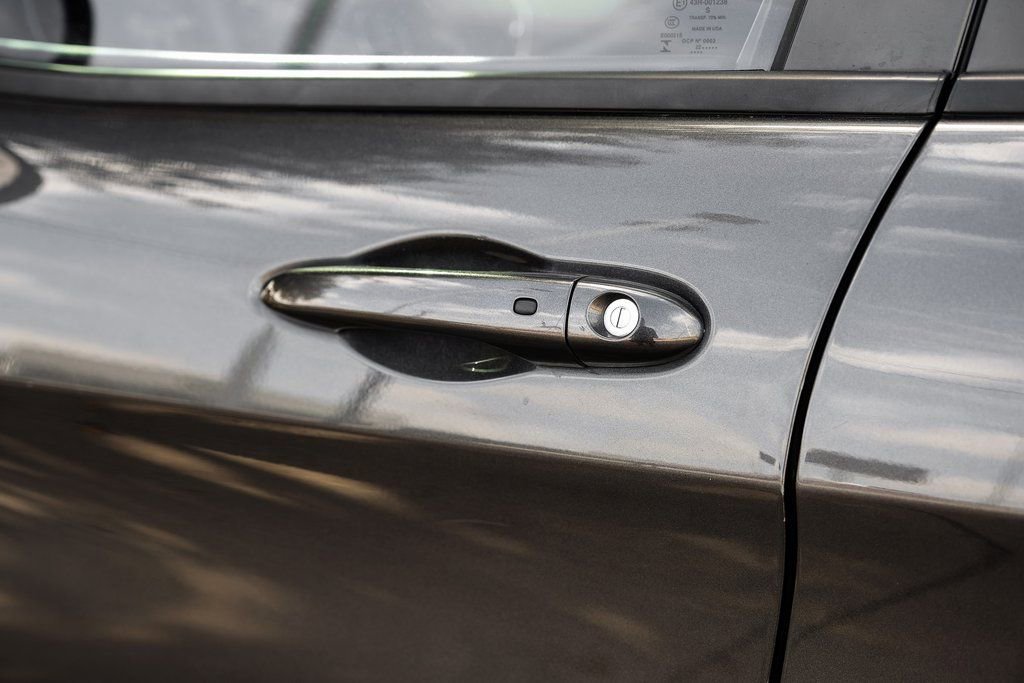 Used 2022 Jeep Cherokee Limited image 51
