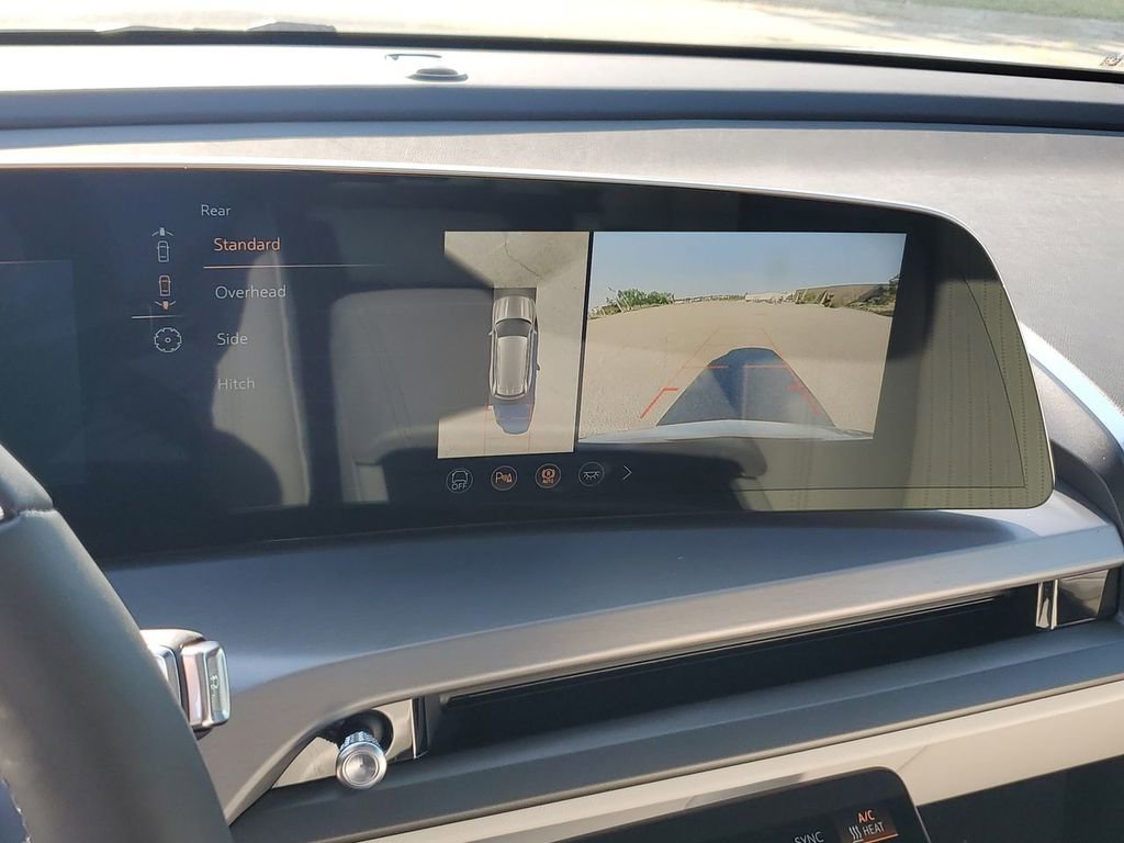 New 2026 Cadillac Vistiq Luxury image 15