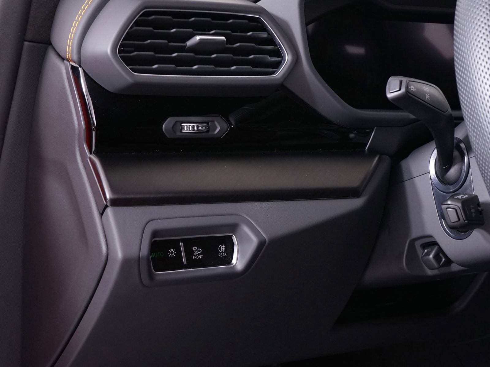 Used 2024 Lamborghini Urus S image 30