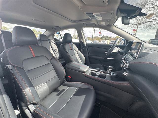 Used 2025 Nissan Sentra SR w/ SR Premium Package FWD image 9