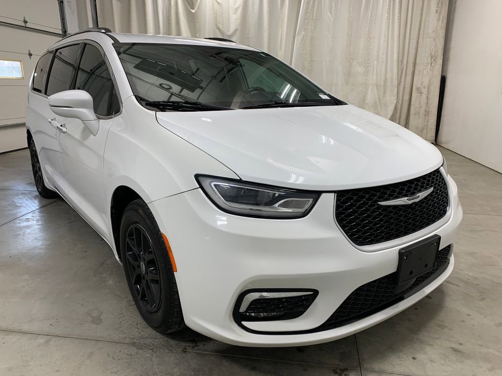 Used 2021 Chrysler Pacifica Touring-L image 13