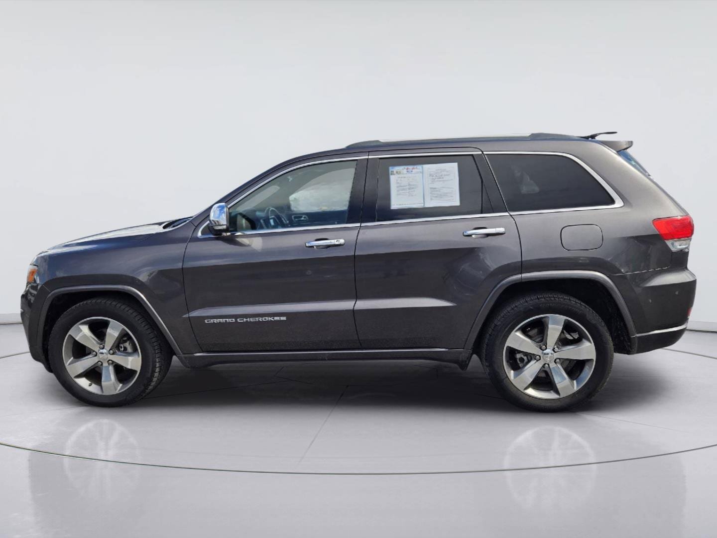 Used 2014 Jeep Grand Cherokee Overland w/ Trailer Tow Group IV RWD image 5