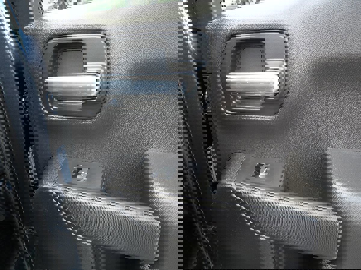 Used 2021 Chevrolet Silverado 1500 Custom image 32