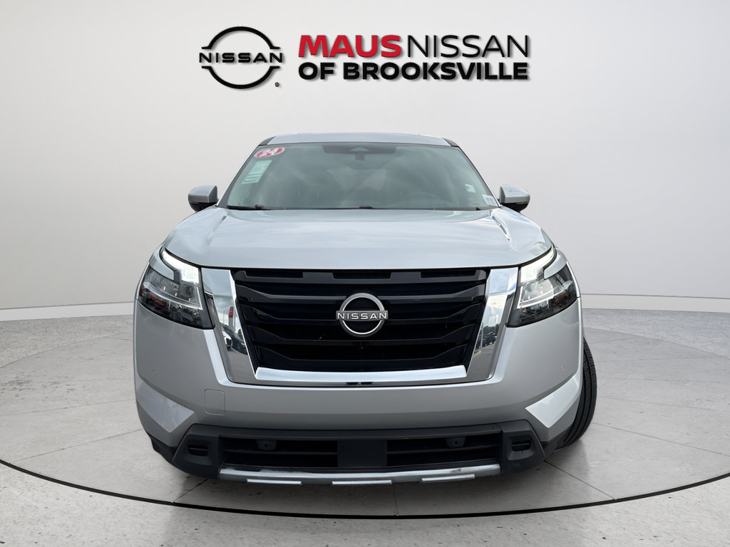 Certified 2024 Nissan Pathfinder Platinum w/ Cargo Package AWD/4WD image 2