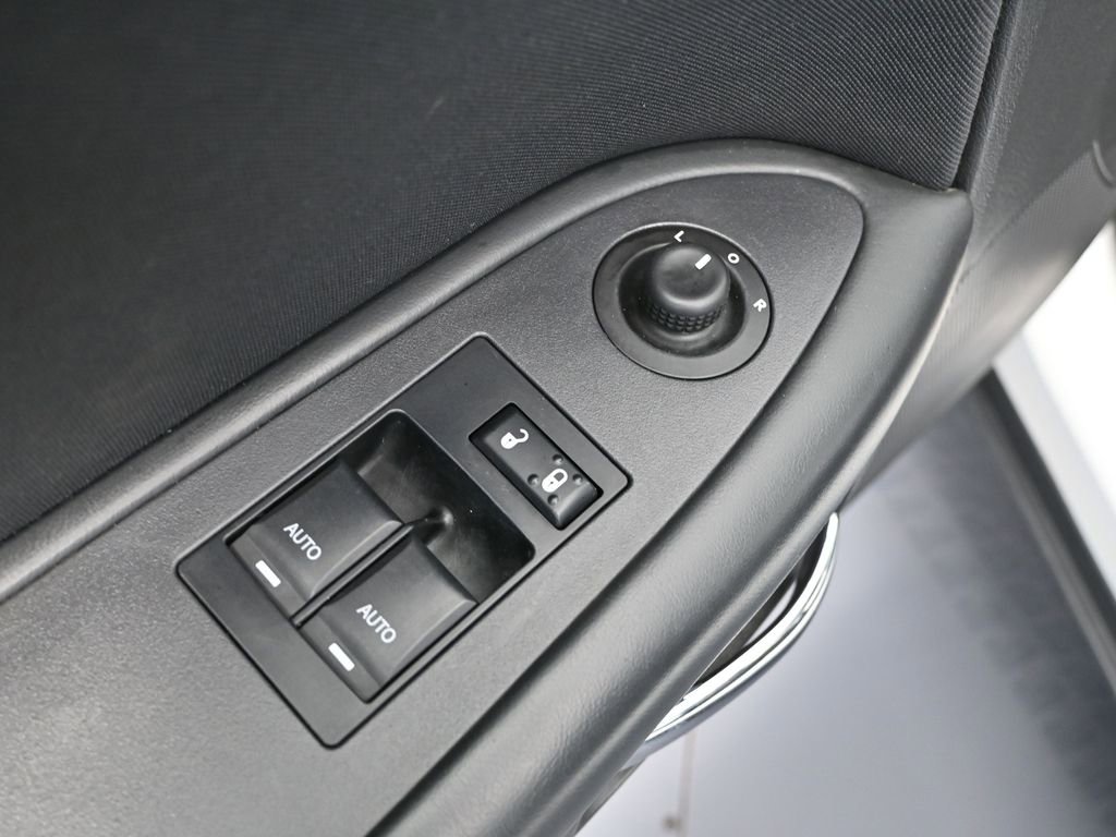 Used 2013 Dodge Challenger R/T image 19