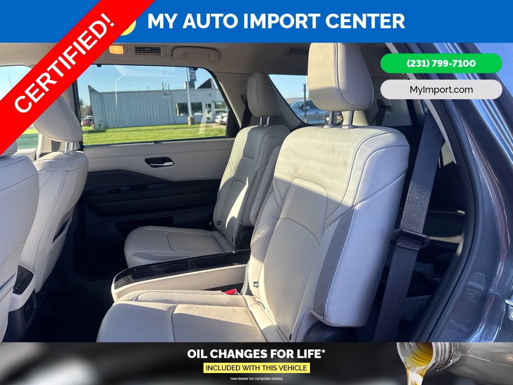 Certified 2025 Nissan Pathfinder SL w/ SL Premium Package AWD/4WD image 24