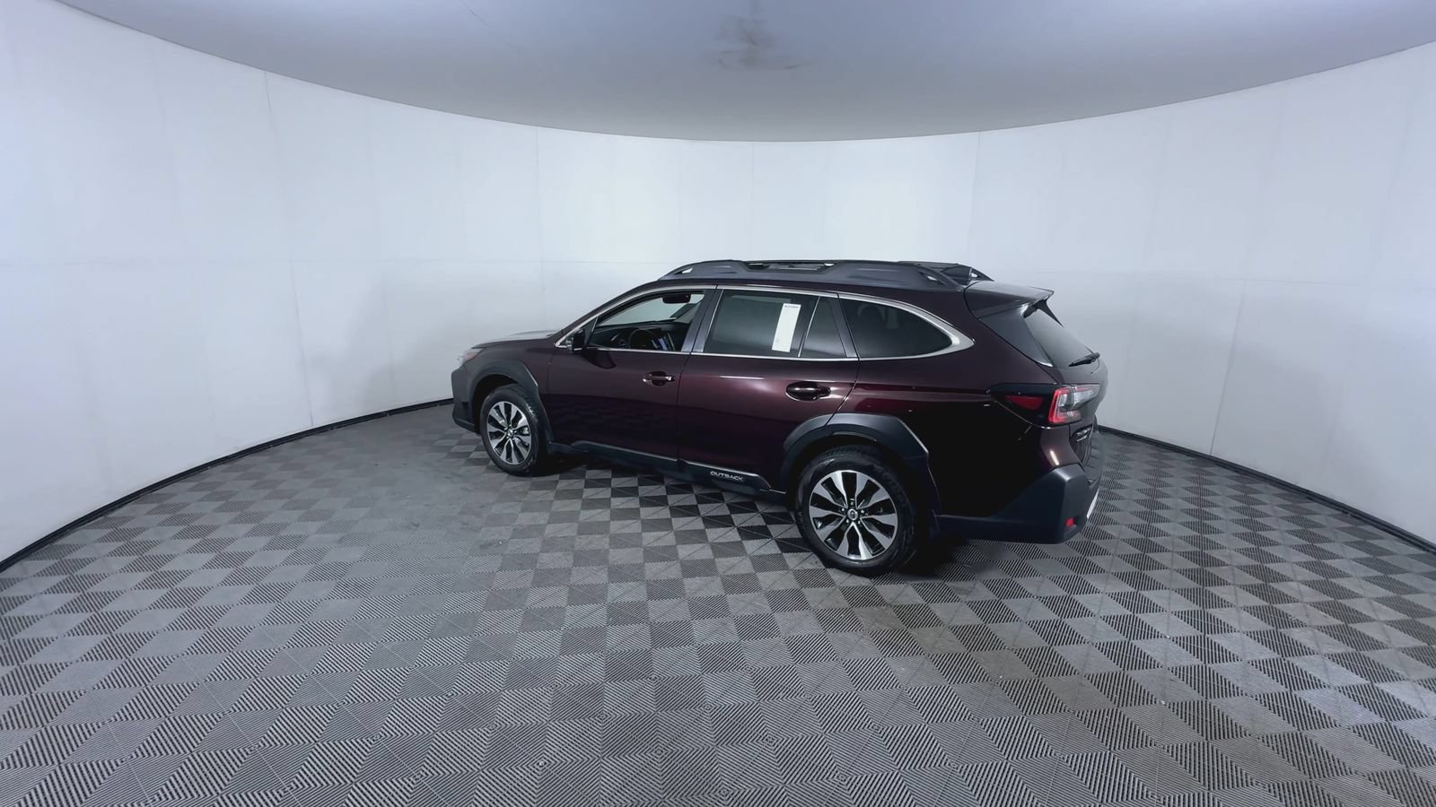 Used 2023 Subaru Outback Limited XT AWD/4WD image 6