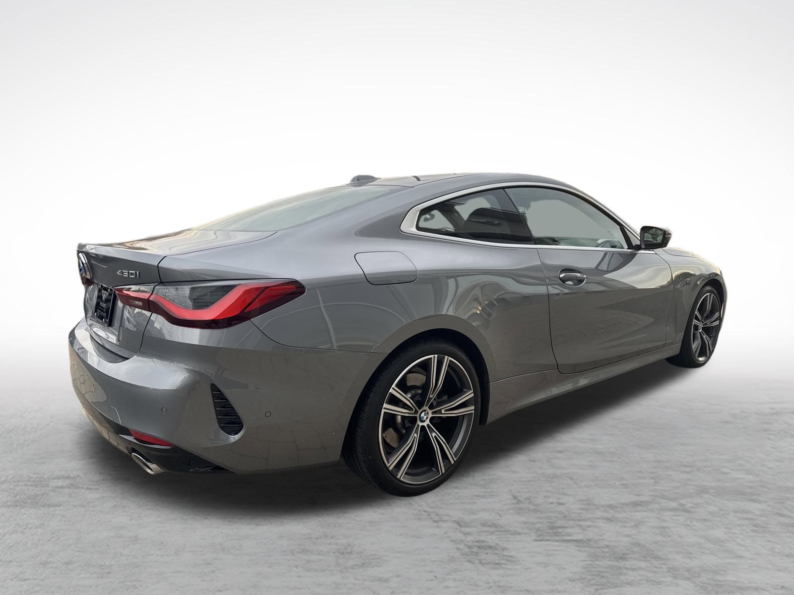 Used 2024 BMW 430i xDrive Coupe w/ Premium Package image 11
