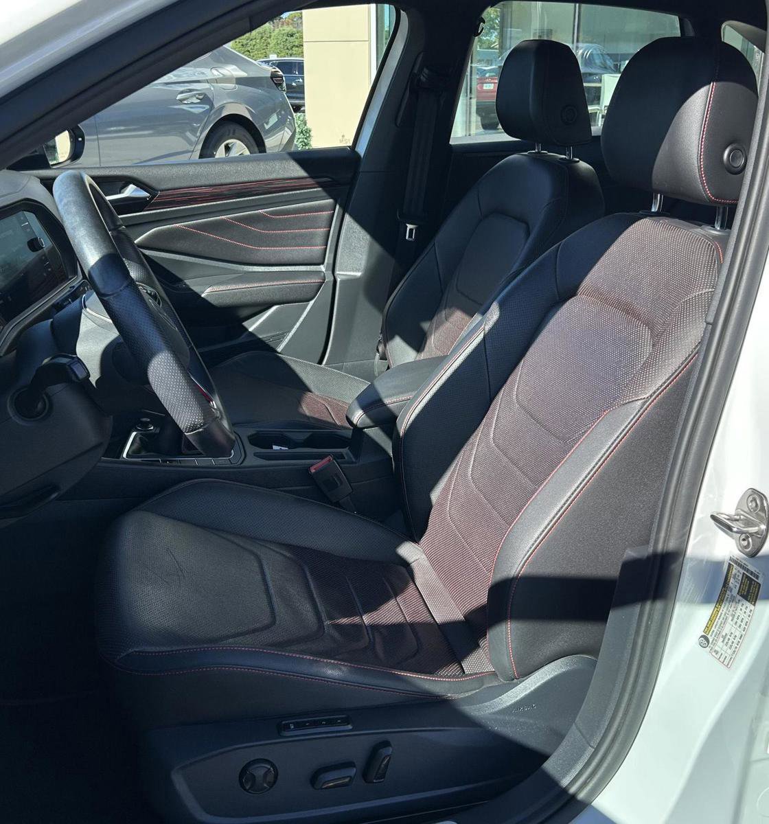 Used 2023 Volkswagen Jetta GLI Autobahn image 13