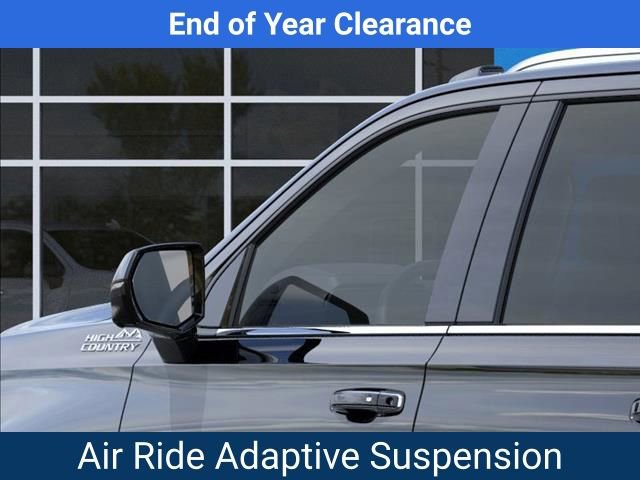 New 2025 Chevrolet Suburban High Country image 13