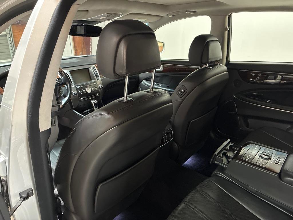 Used 2012 Hyundai Equus Signature image 20