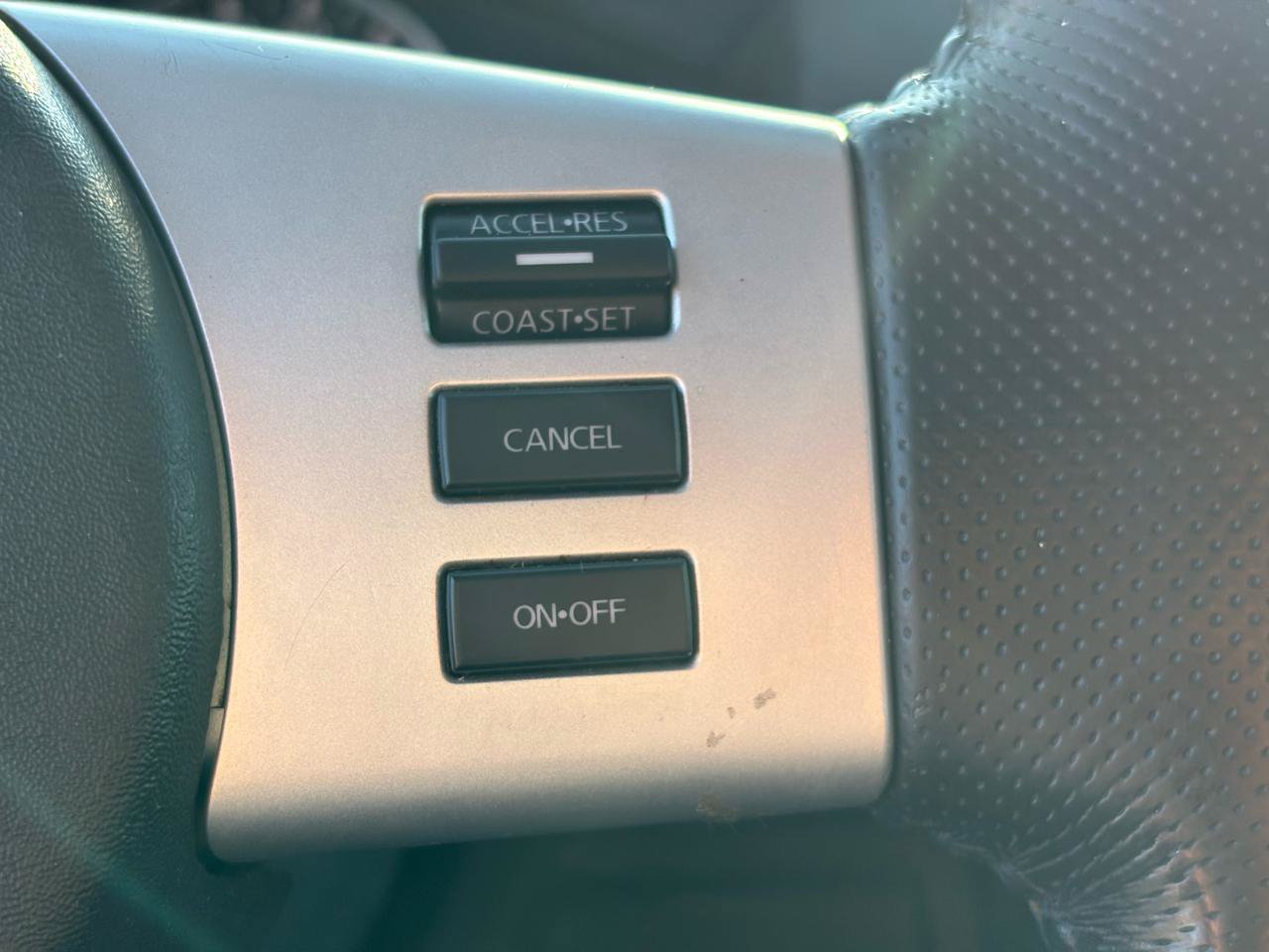 Used 2010 Nissan Pathfinder LE w/ Navigation Pkg AWD/4WD image 21