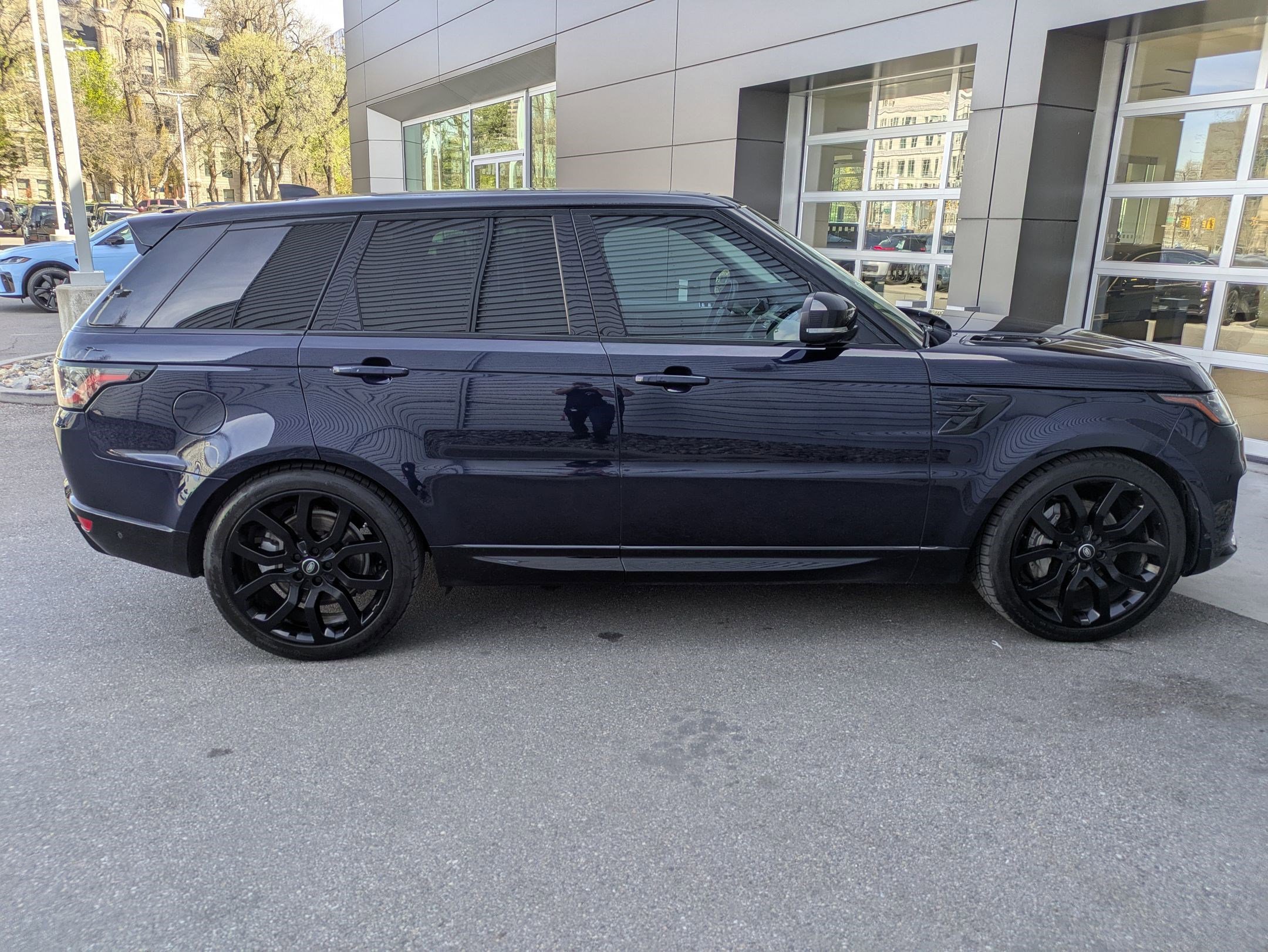 Certified 2020 Land Rover Range Rover Sport HSE image 3