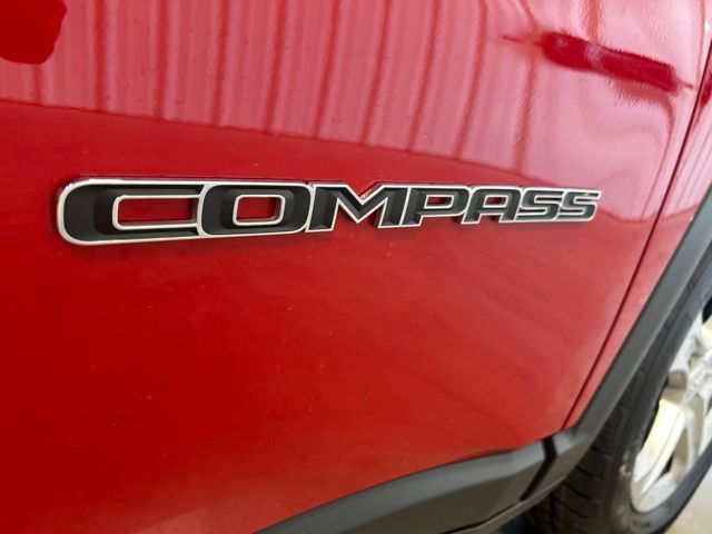 Used 2023 Jeep Compass Latitude w/ Convenience Group AWD/4WD image 6
