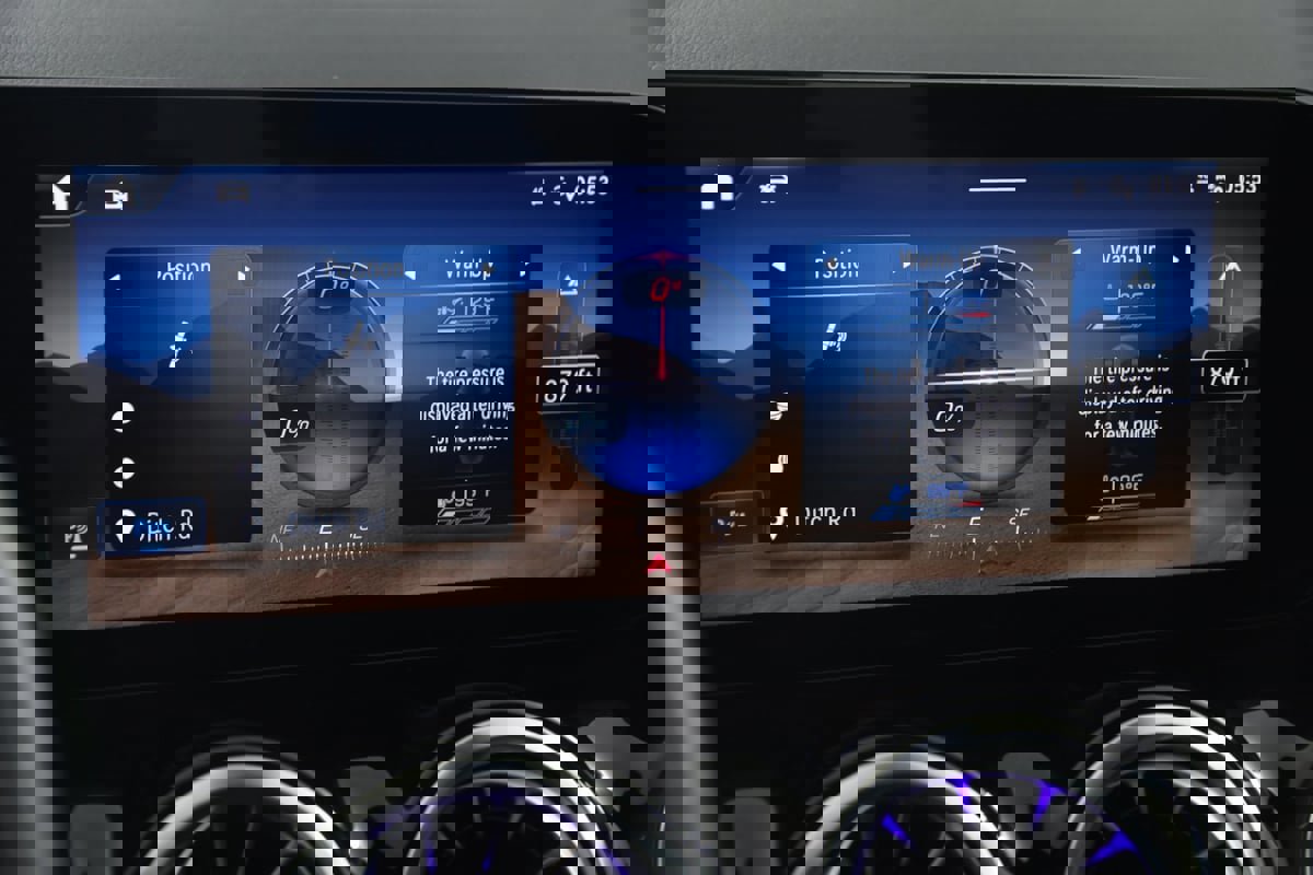 Used 2024 Mercedes-Benz GLA 35 AMG 4MATIC image 47