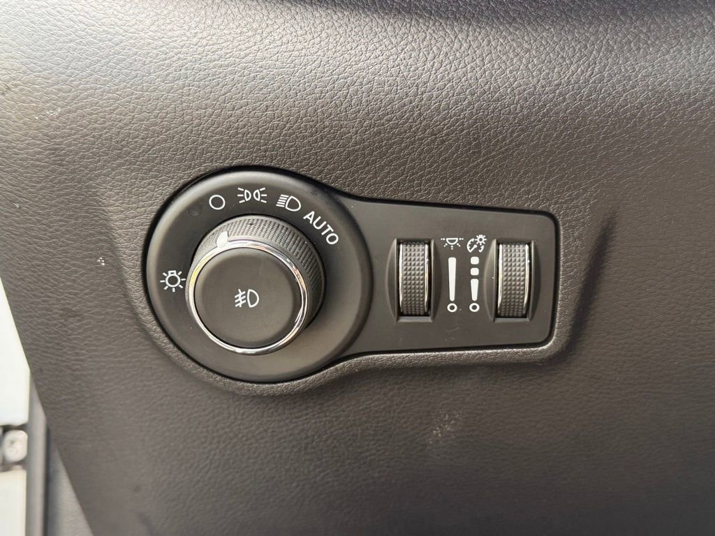 Certified 2025 Jeep Compass Limited AWD/4WD image 29