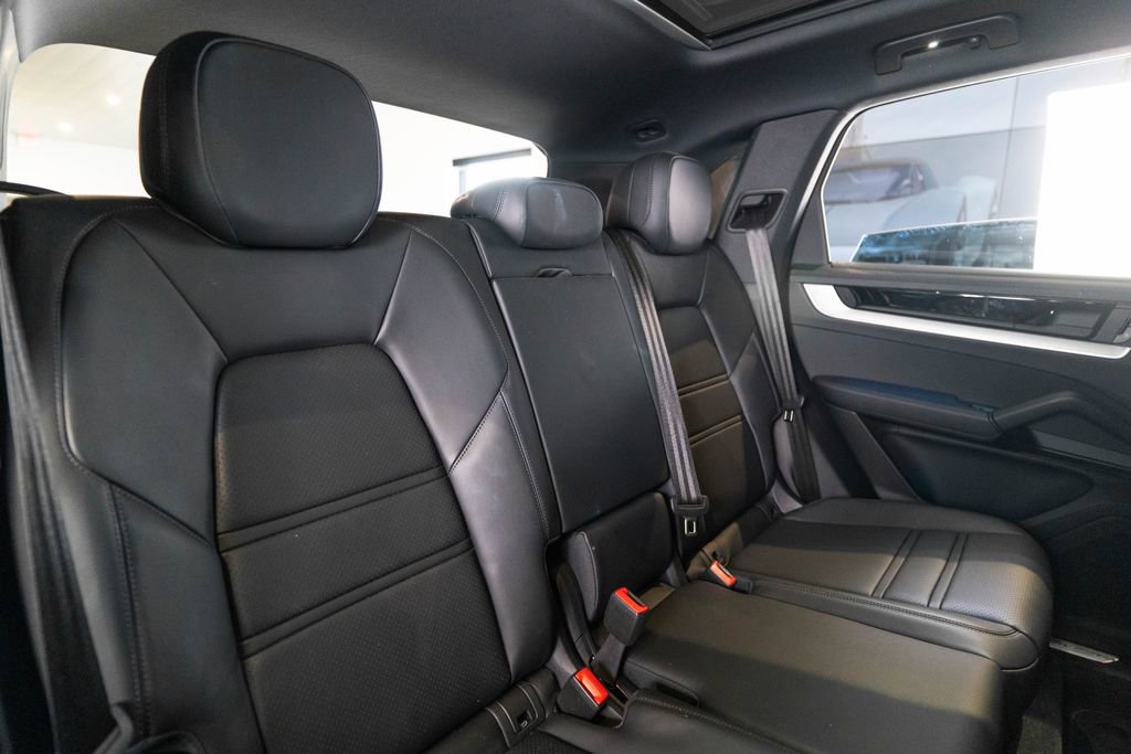 Certified 2025 Porsche Cayenne S image 41