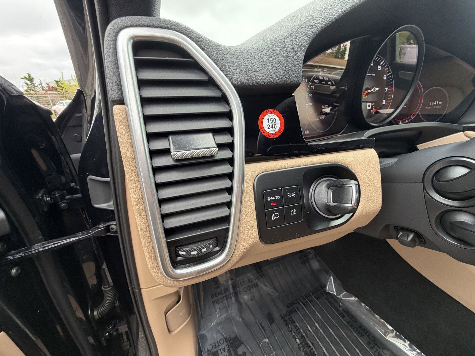 Used 2023 Porsche Cayenne S Platinum AWD/4WD image 13