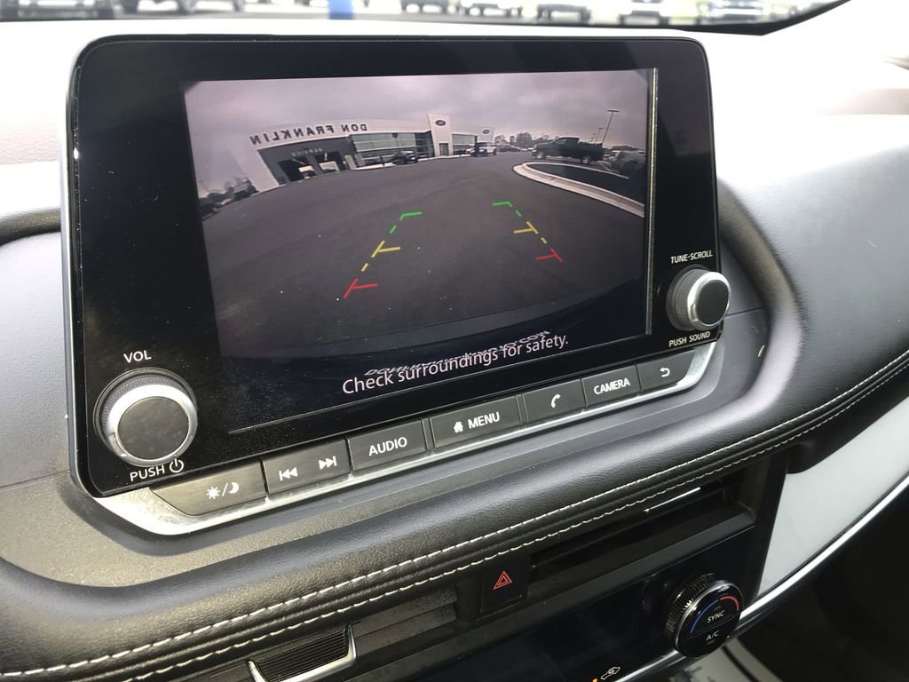 Used 2023 Nissan Rogue SV FWD image 17