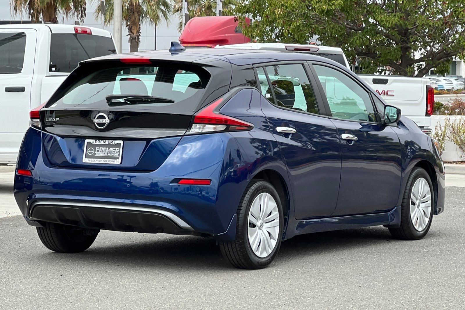 Certified 2025 Nissan Leaf S FWD image 4