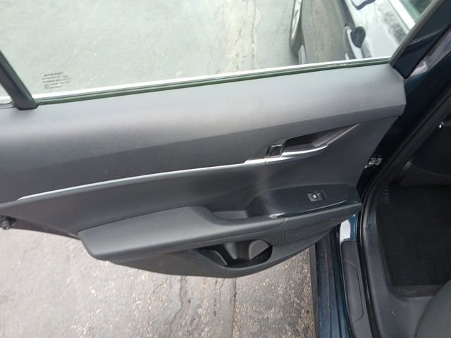 Used 2018 Toyota Camry LE FWD image 16