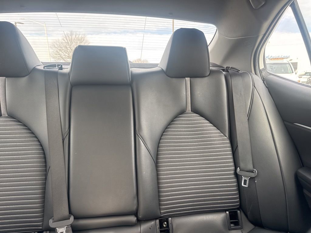 Used 2023 Toyota Camry SE image 12
