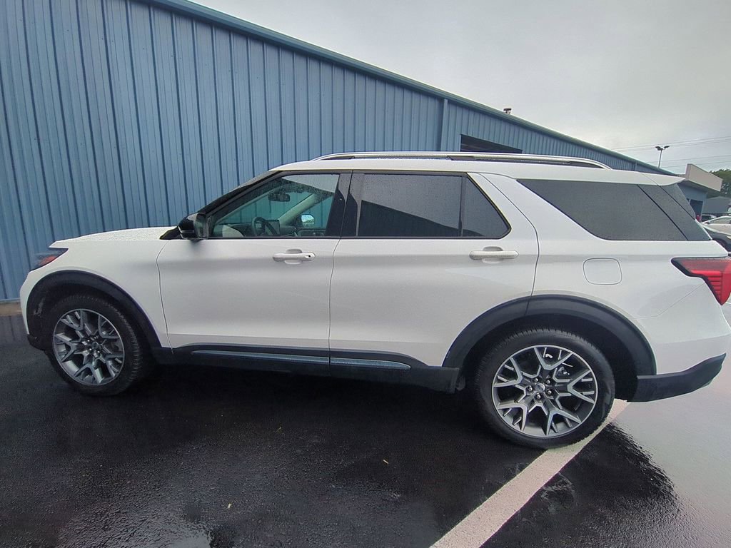Certified 2025 Ford Explorer Platinum w/ Ultimate Package RWD image 11