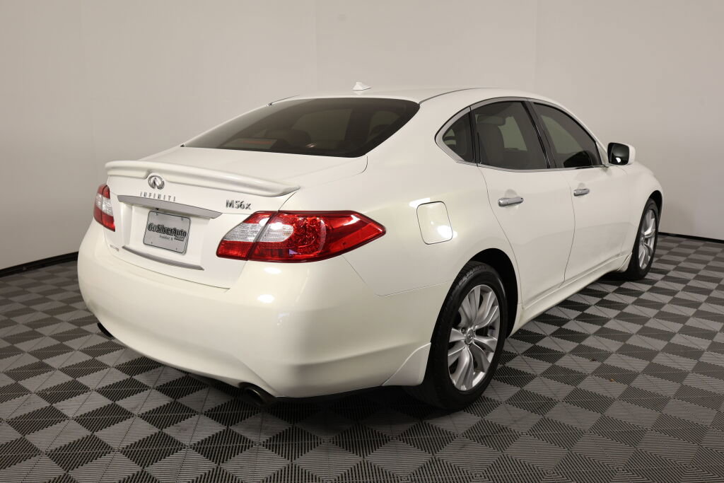 Used 2011 INFINITI M56 x w/ Deluxe Touring Pkg AWD/4WD image 2