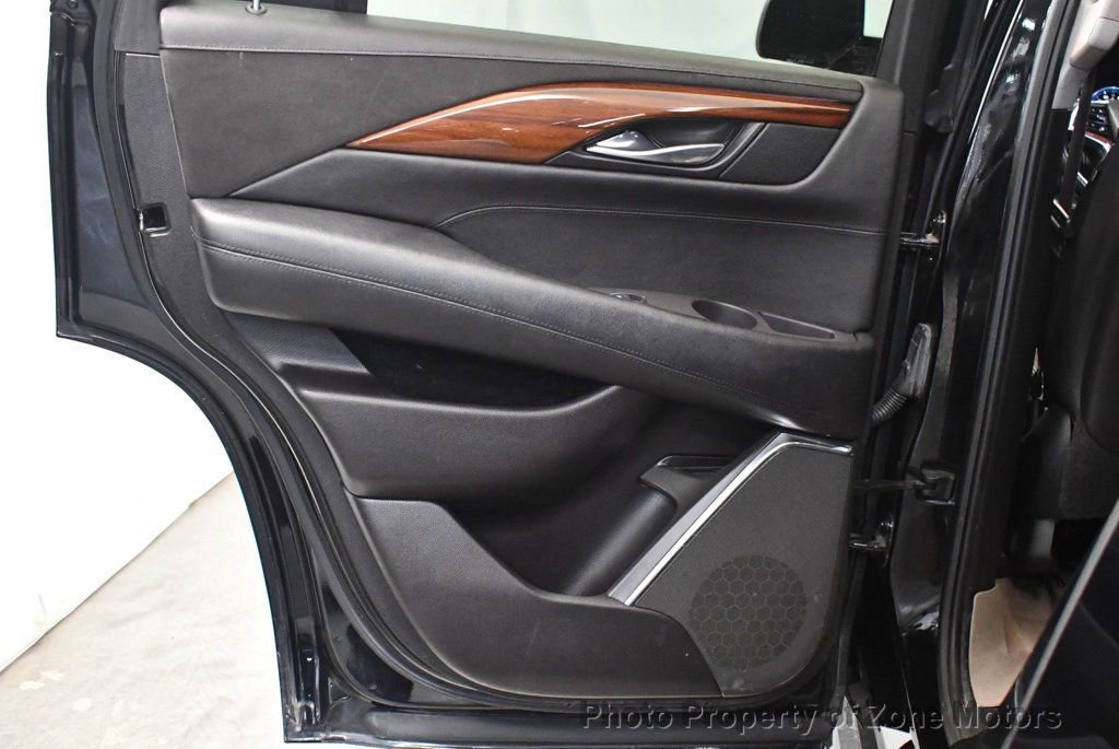 Used 2015 Cadillac Escalade Premium image 23