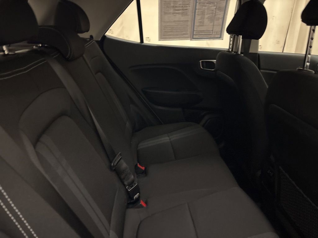 Certified 2025 Hyundai Venue SEL image 21