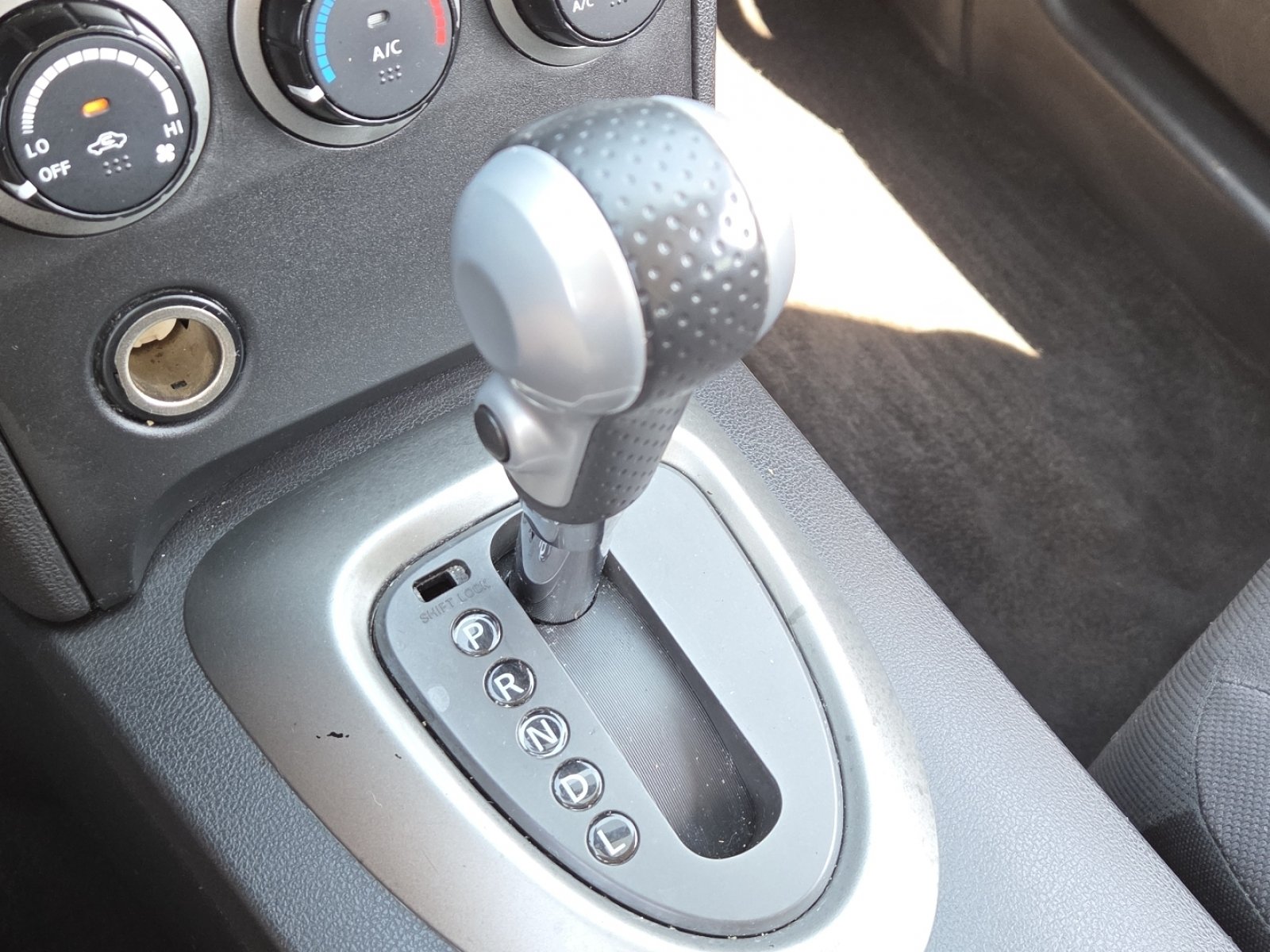 Used 2011 Nissan Rogue S AWD/4WD image 29