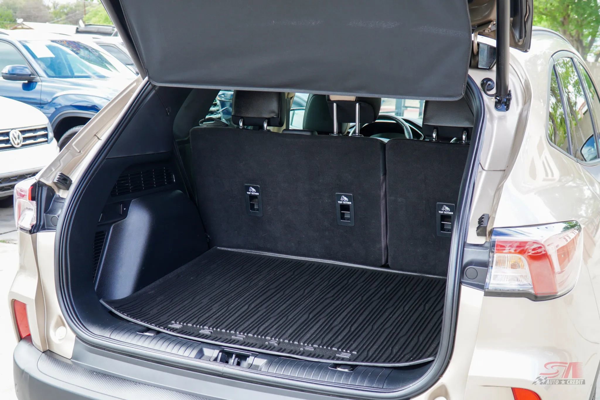 Used 2020 Ford Escape SE Sport image 8