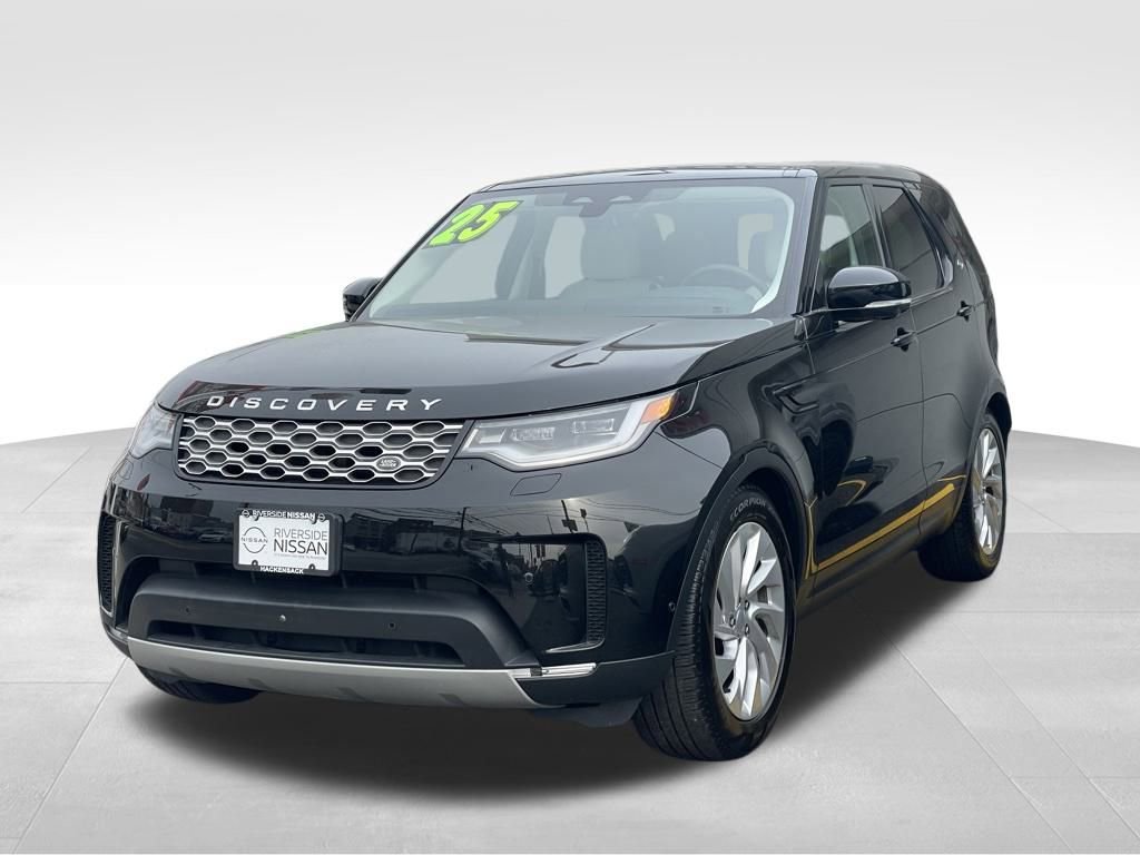 Used 2025 Land Rover Discovery S AWD/4WD image 2